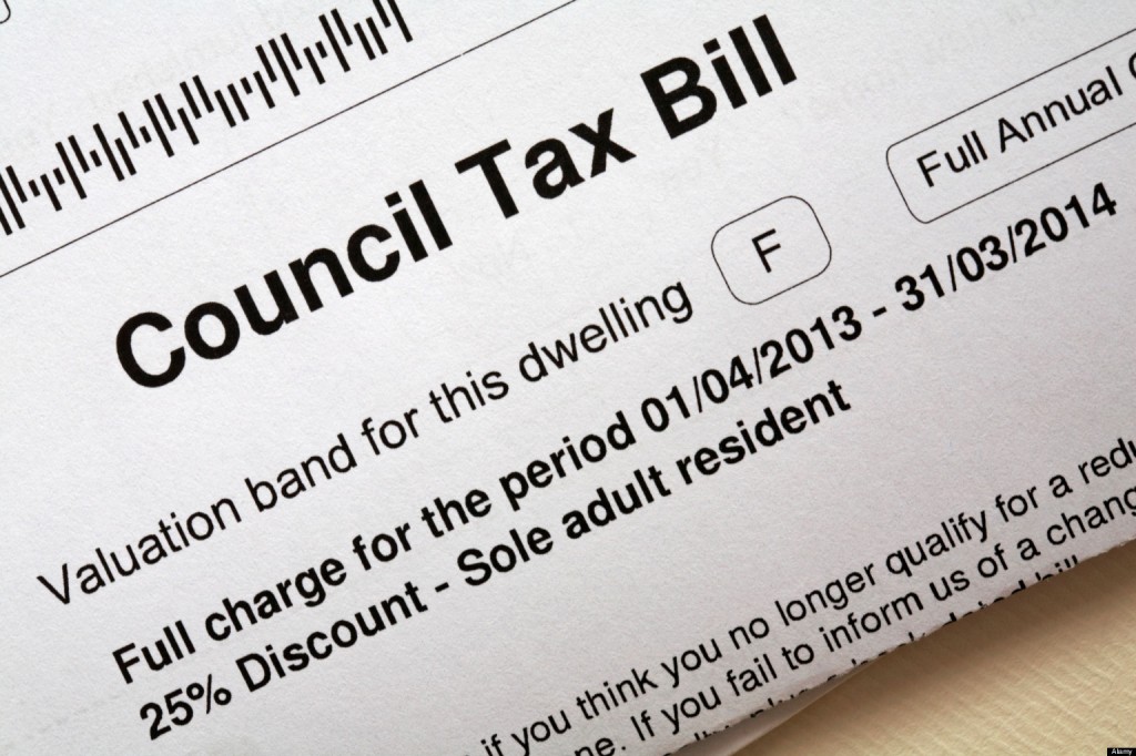 D4NT09 Council Tax bill 2013/2014 for property dwelling band F with 25% discount for sole adult resident