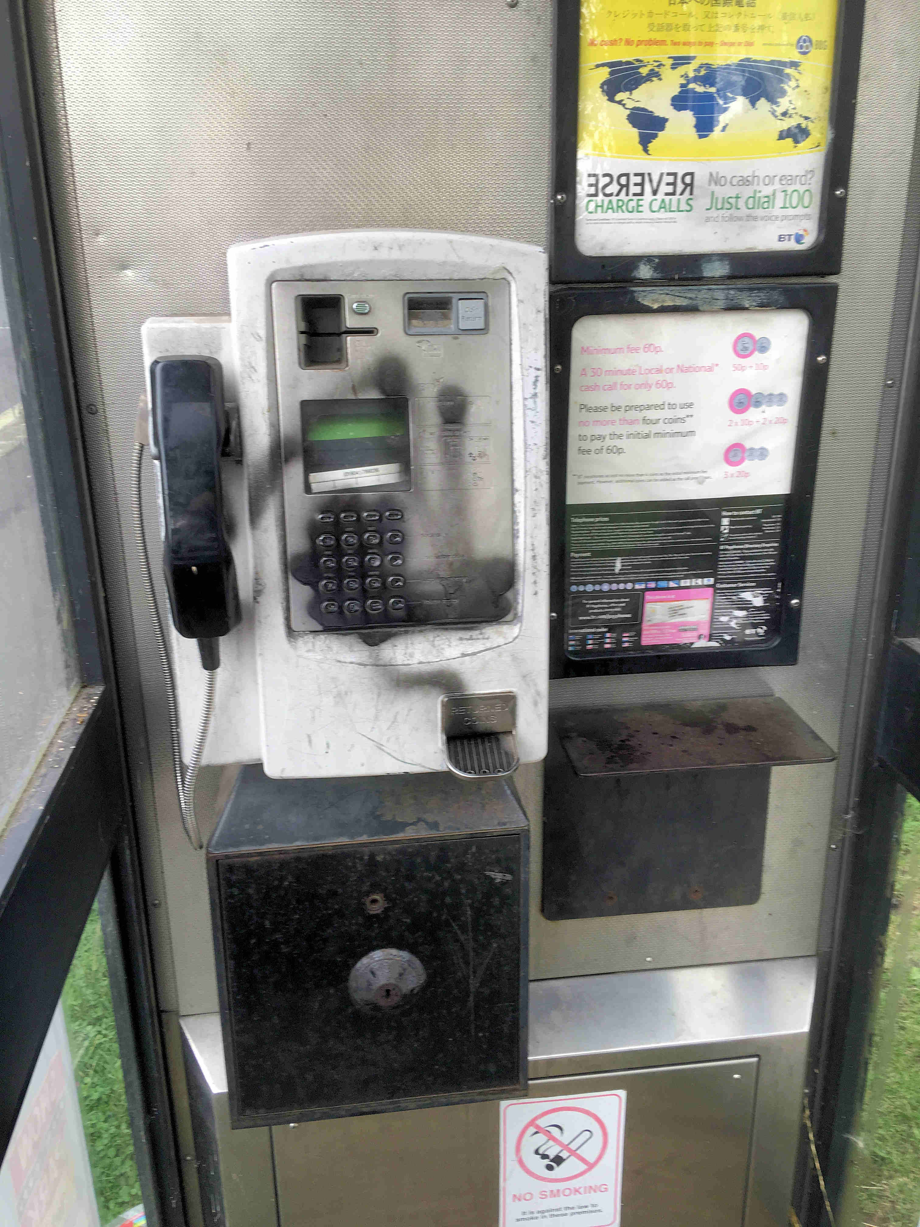 The payphone kiosk in Cornlands Road is in poor condition. No sign of cleaning or maintenance by BT